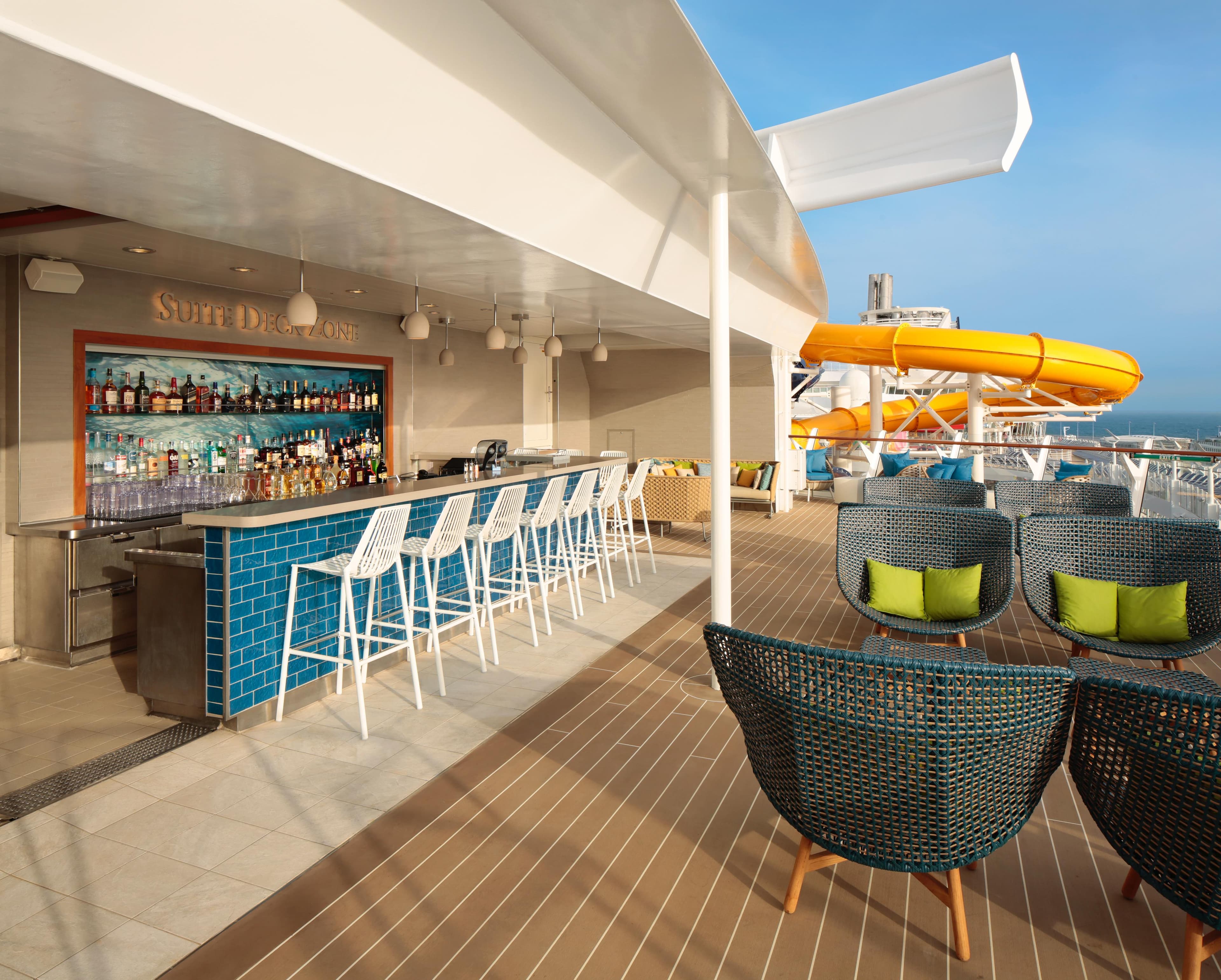 Suite Sun Deck Bar